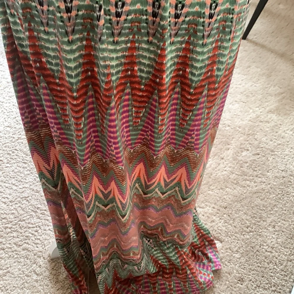 Beautiful Maxi dress.. size L with size slits. - Picture 8 of 8